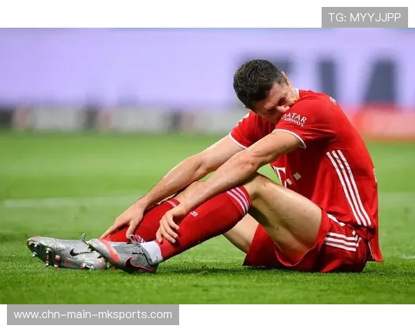 莱万精准帽子戏法制造震撼，拜仁再掀高潮